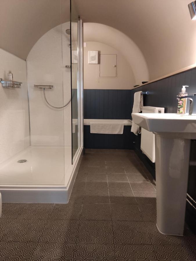 Beautiful Quiet Room In The Heart Of Holmfirth Exteriör bild